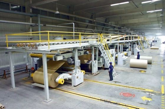 La puissance élevée a ridé l'usine automatique de boîte, machine ondulée de fabrication de cartons de 5 plis