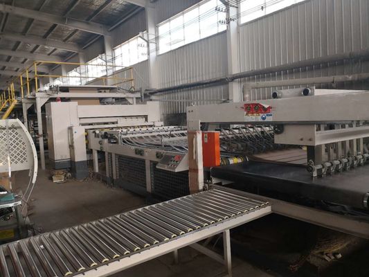 7ply a utilisé la machine ondulée de fabrication de cartons, machine de plissement d'occasion de 2200mm